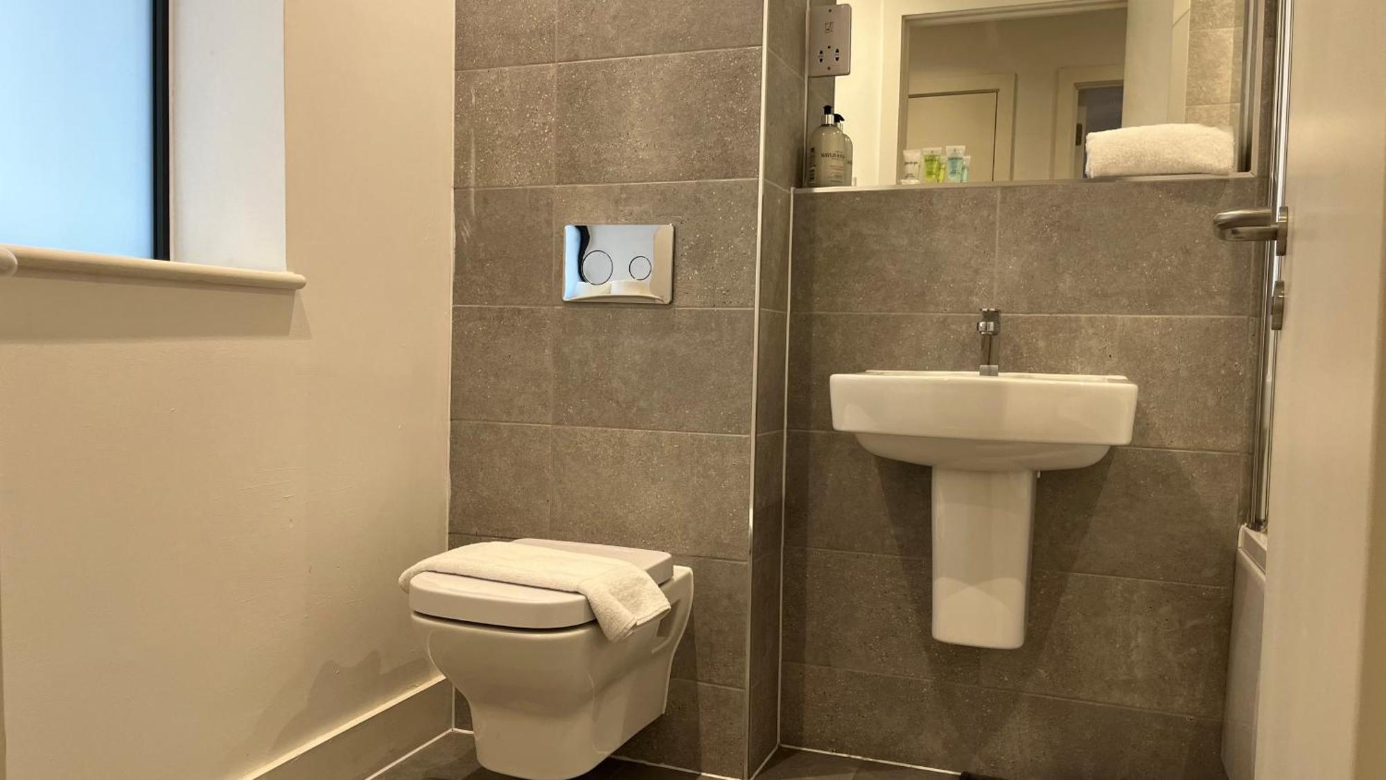New Build 1 Bedroom Apartment, Jewellery Quarter เบอร์มิงแฮม ภายนอก รูปภาพ